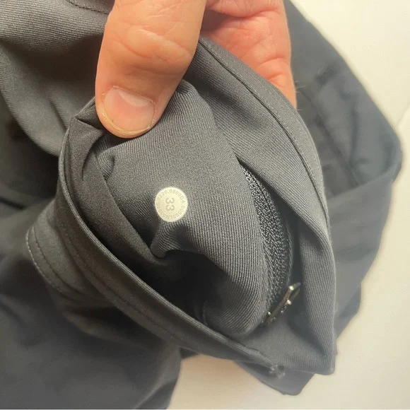 Great condition men's size 33x30 lululemon ABC pants - Picture 3 of 6